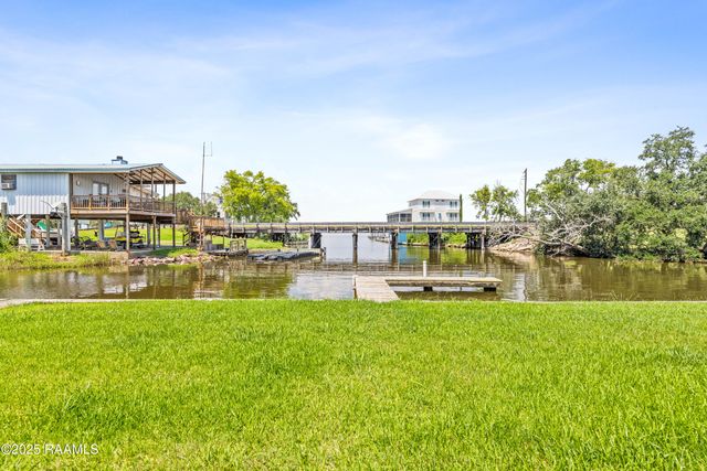 127 Hammock Lane, Franklin, LA 70538