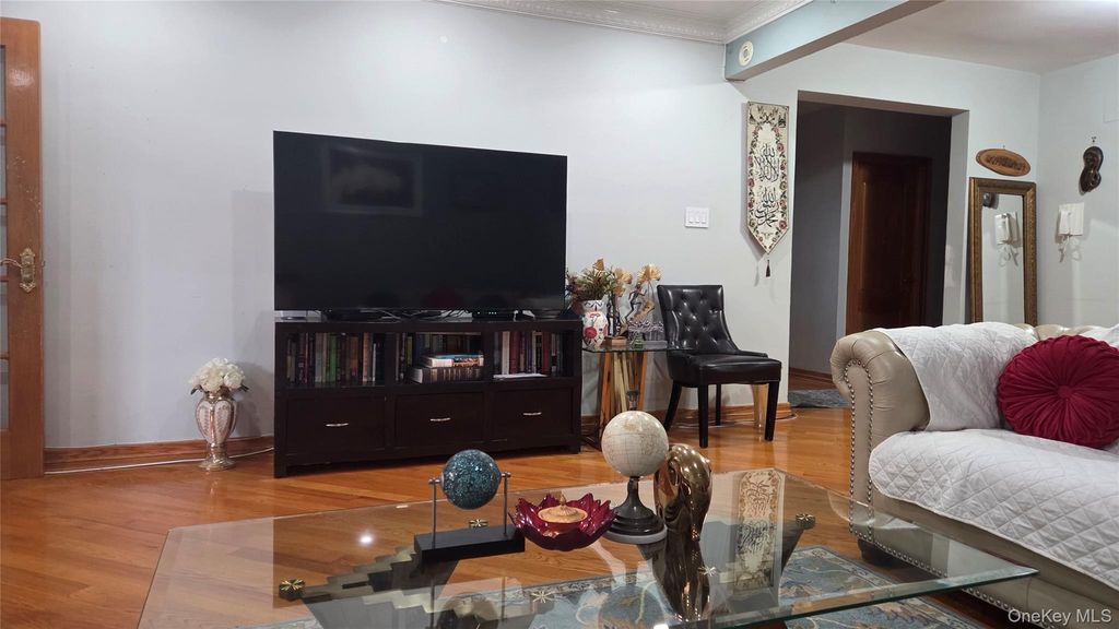 14350 Hoover Avenue 116, Briarwood, NY 11435 — photo 3