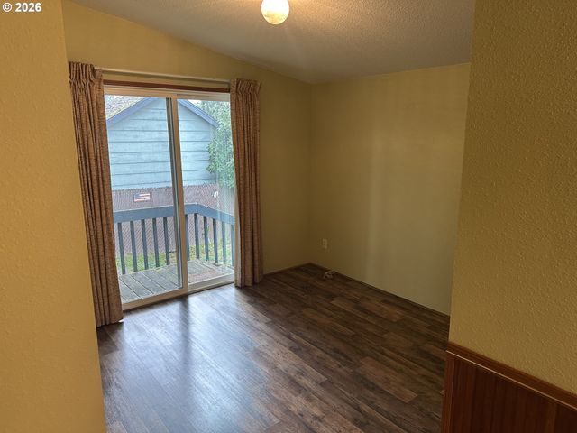 235 TWIN OAKS Loop, Winston, OR 97496