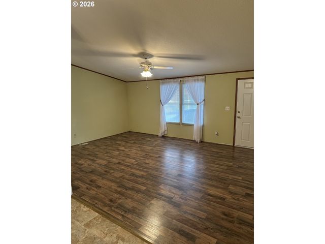 235 TWIN OAKS Loop, Winston, OR 97496