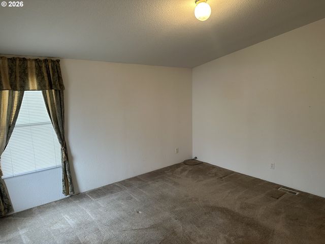 235 TWIN OAKS Loop, Winston, OR 97496