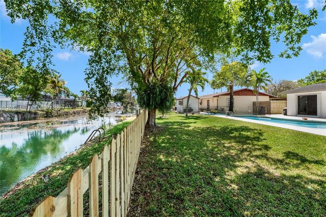 10401 SW 199th St, Cutler Bay, FL 33157