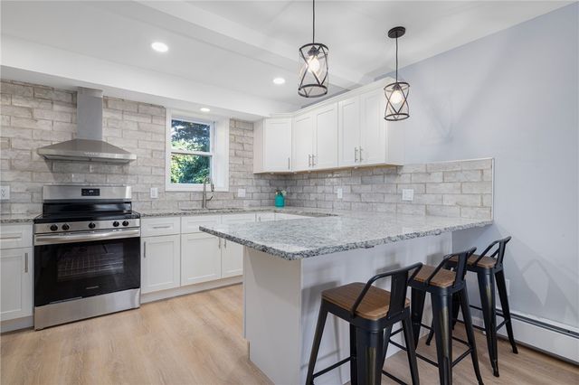 152 Tuckerman Avenue 10, Middletown, RI 02842
