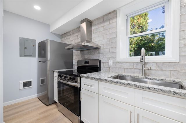 152 Tuckerman Avenue 10, Middletown, RI 02842