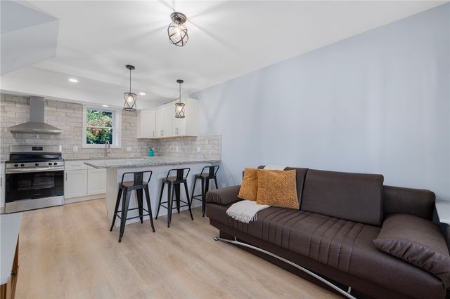 152 Tuckerman Avenue 10, Middletown, RI 02842