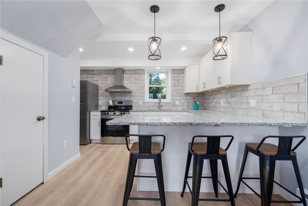 152 Tuckerman Avenue 10, Middletown, RI 02842