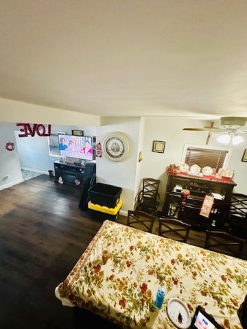 434 N LAGRANGE Road, La Grange Park, IL 60526