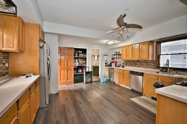 434 N LAGRANGE Road, La Grange Park, IL 60526