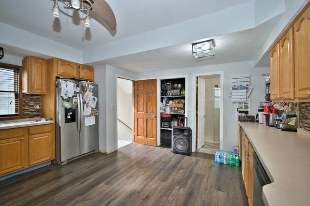 434 N LAGRANGE Road, La Grange Park, IL 60526