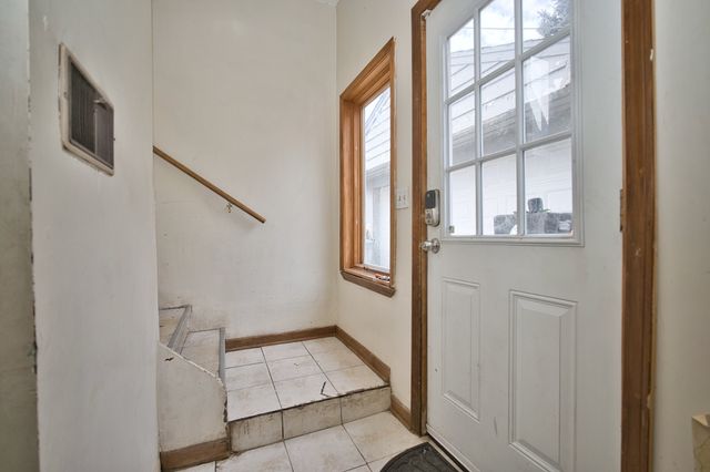 434 N LAGRANGE Road, La Grange Park, IL 60526