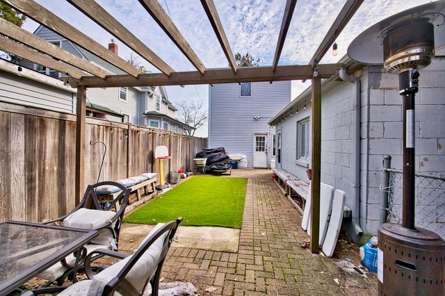 434 N LAGRANGE Road, La Grange Park, IL 60526