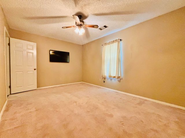 23 Dark Forest Place, Benton, AR 72019