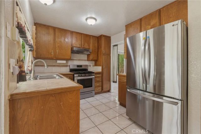3148 Atlantic Avenue, Highland, CA 92346