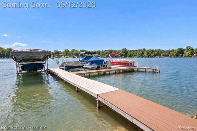 7210 Scenic Ridge, Clarkston, MI 48346