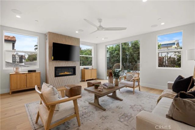 1212 19th Street, Hermosa Beach, CA 90254