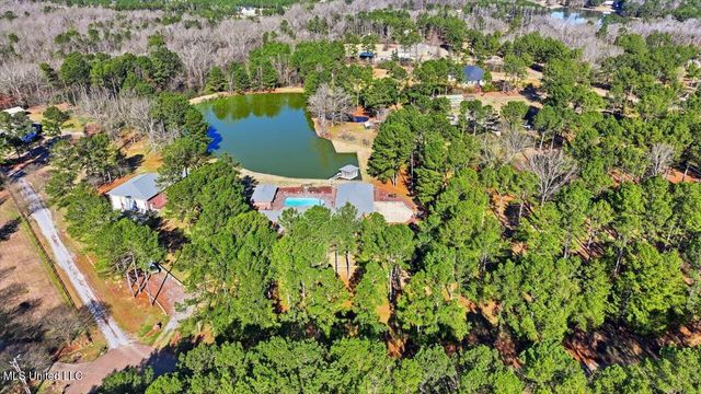 123 Lakeshire Cove, Canton, MS 39046