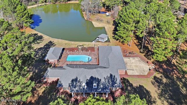 123 Lakeshire Cove, Canton, MS 39046