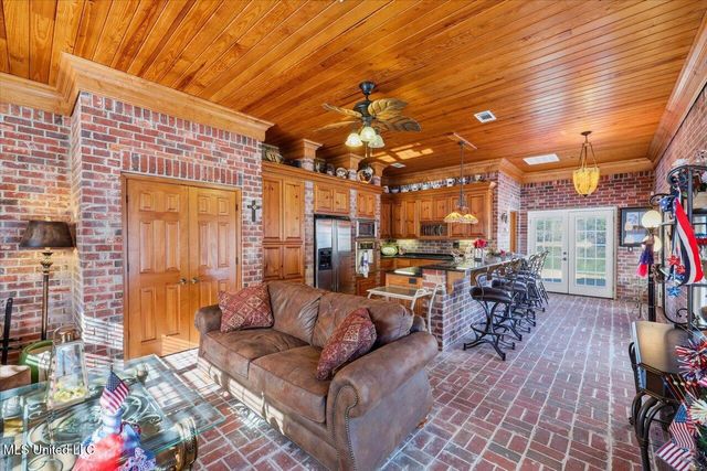 123 Lakeshire Cove, Canton, MS 39046