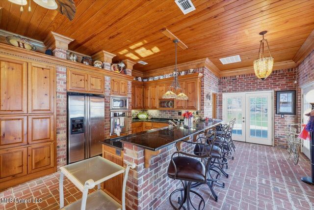 123 Lakeshire Cove, Canton, MS 39046