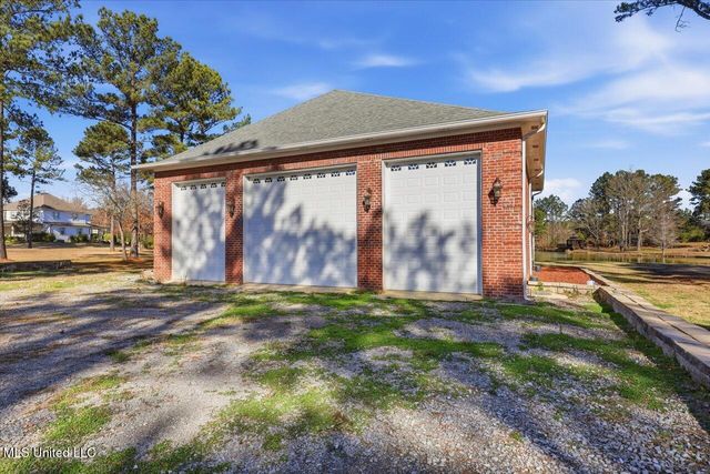123 Lakeshire Cove, Canton, MS 39046