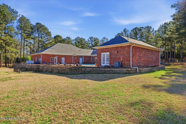 123 Lakeshire Cove, Canton, MS 39046