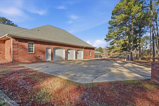 123 Lakeshire Cove, Canton, MS 39046