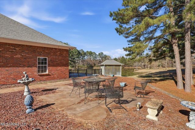 123 Lakeshire Cove, Canton, MS 39046