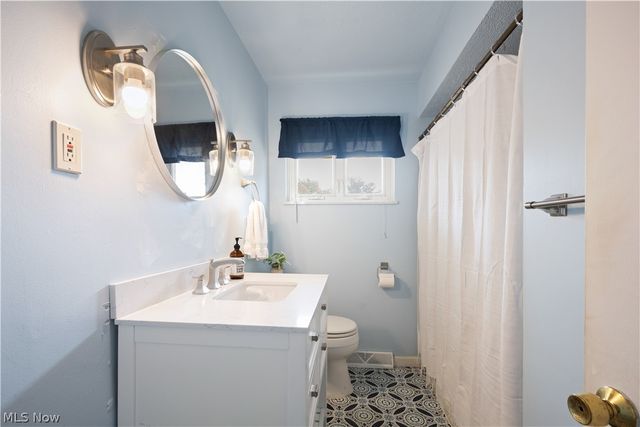 2540 Brantwood Drive, Westlake, OH 44145