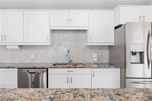 2540 Brantwood Drive, Westlake, OH 44145