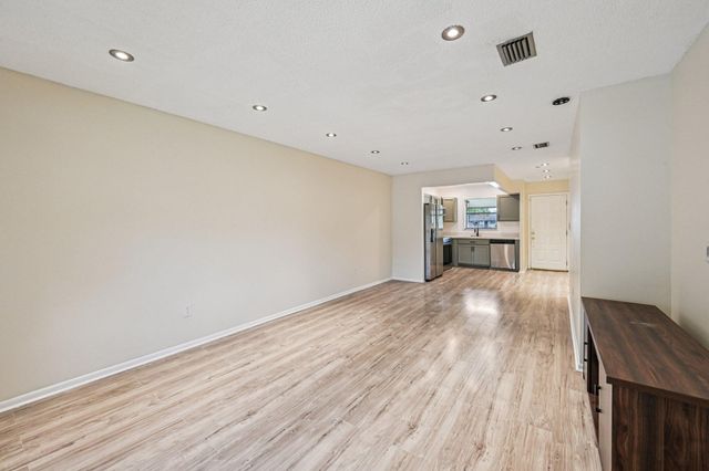 6001 Shakerwood Circle 203, Tamarac, FL 33319