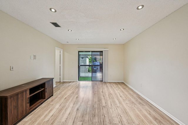 6001 Shakerwood Circle 203, Tamarac, FL 33319