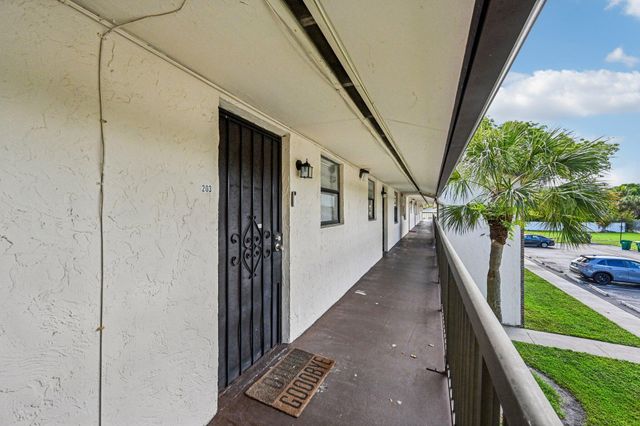 6001 Shakerwood Circle 203, Tamarac, FL 33319