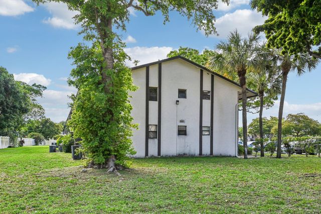 6001 Shakerwood Circle 203, Tamarac, FL 33319