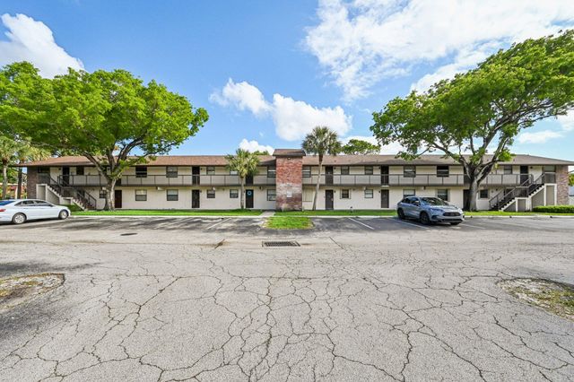 6001 Shakerwood Circle 203, Tamarac, FL 33319