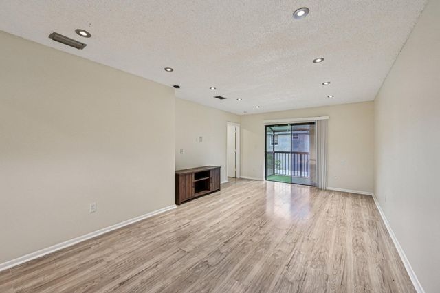 6001 Shakerwood Circle 203, Tamarac, FL 33319