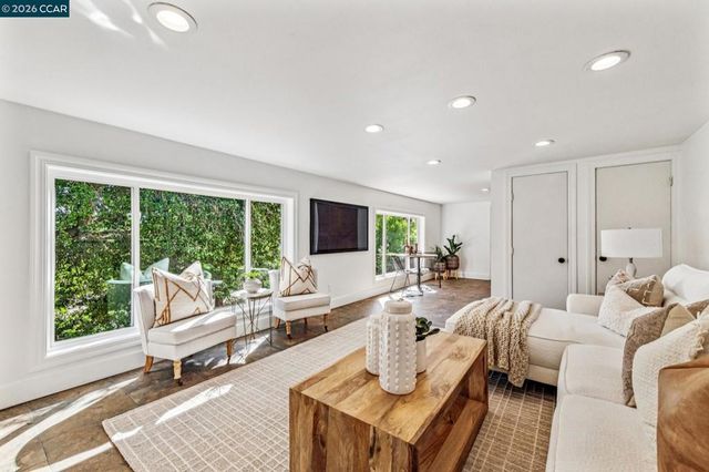 3241 Judith Ln, Lafayette, CA 94549