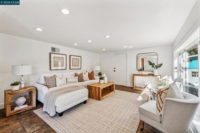 3241 Judith Ln, Lafayette, CA 94549