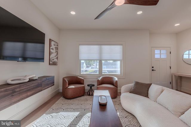 307 OAKDALE AVENUE, Villas, NJ 08251