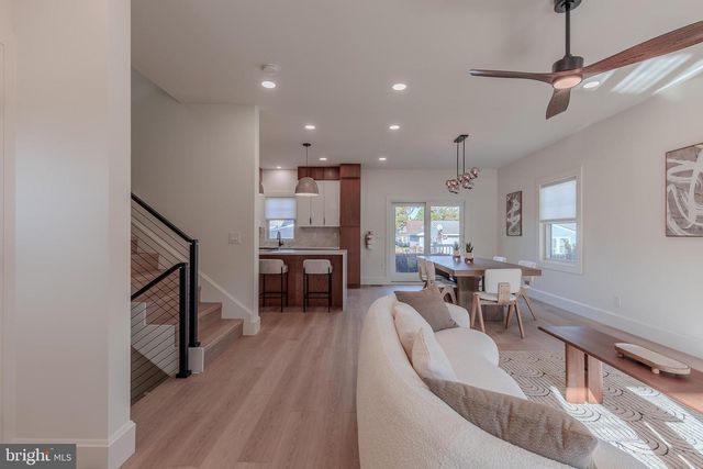 307 OAKDALE AVENUE, Villas, NJ 08251