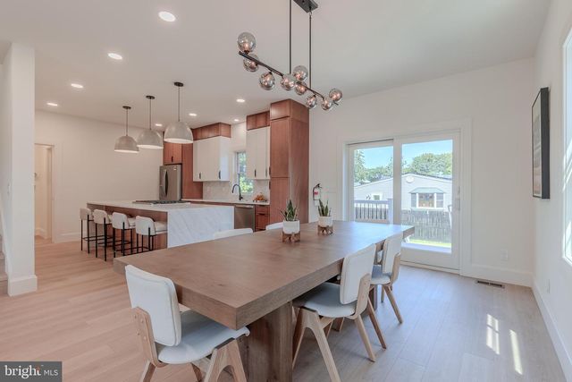 307 OAKDALE AVENUE, Villas, NJ 08251