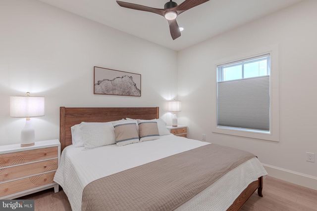 307 OAKDALE AVENUE, Villas, NJ 08251