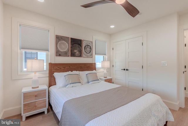 307 OAKDALE AVENUE, Villas, NJ 08251