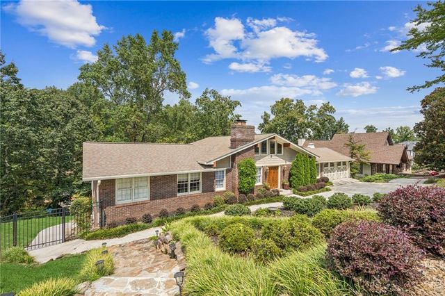 2105 Kemp Drive, Cumming, GA 30041