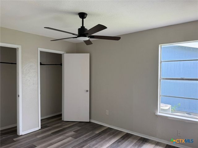512 Lenora Drive, Taylor, TX 76574