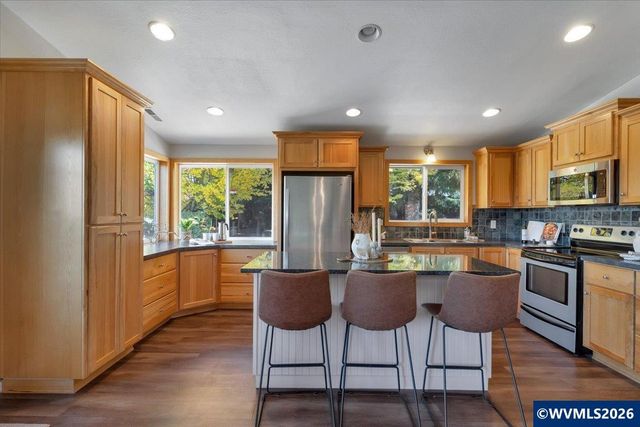 8471 Tyrone Ln SE, Salem, OR 97317