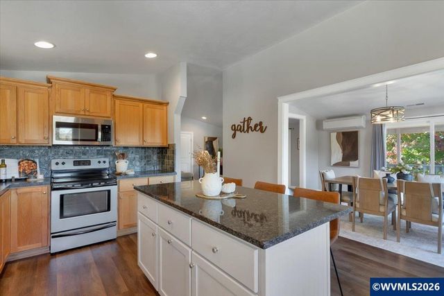 8471 Tyrone Ln SE, Salem, OR 97317