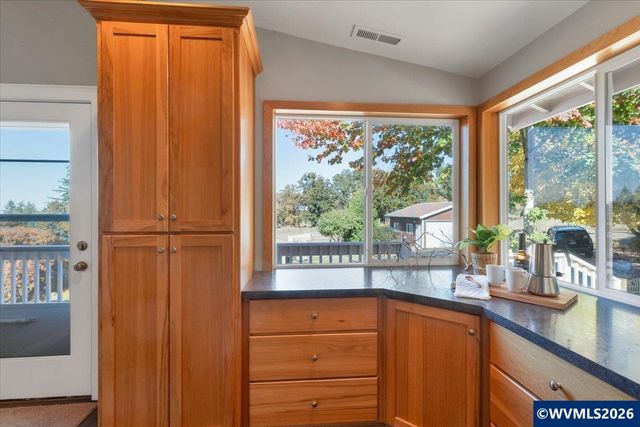 8471 Tyrone Ln SE, Salem, OR 97317