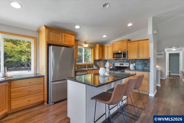 8471 Tyrone Ln SE, Salem, OR 97317