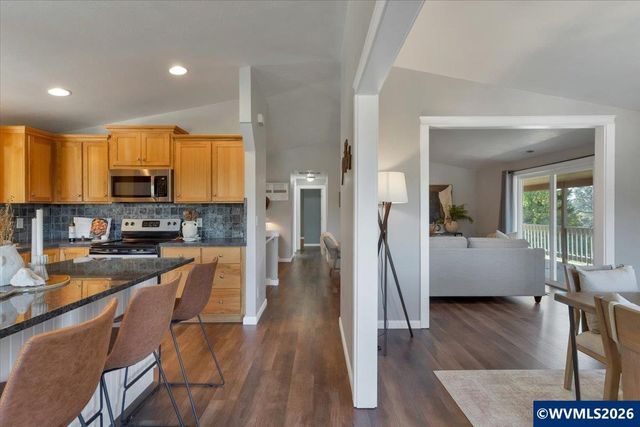 8471 Tyrone Ln SE, Salem, OR 97317