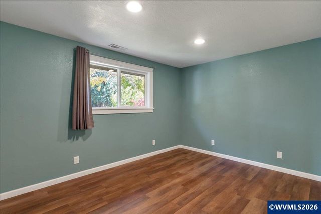 8471 Tyrone Ln SE, Salem, OR 97317
